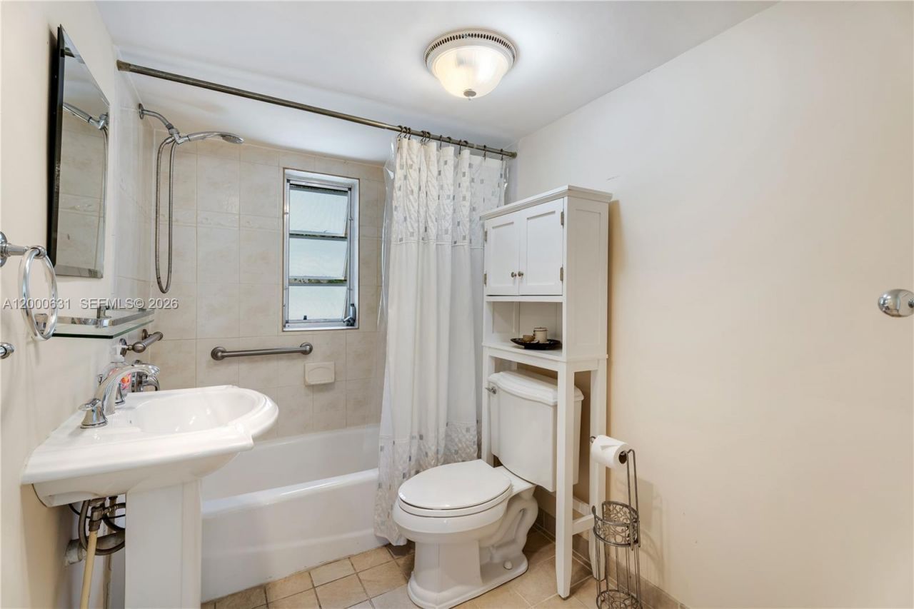 7201 SW 166th St, Palmetto Bay, FL 33157 Photo