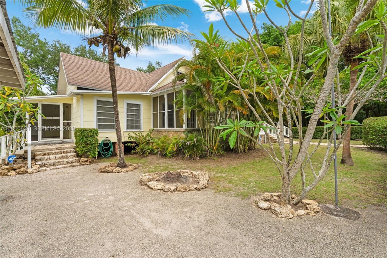 7201 SW 166th St, Palmetto Bay, FL 33157 Photo