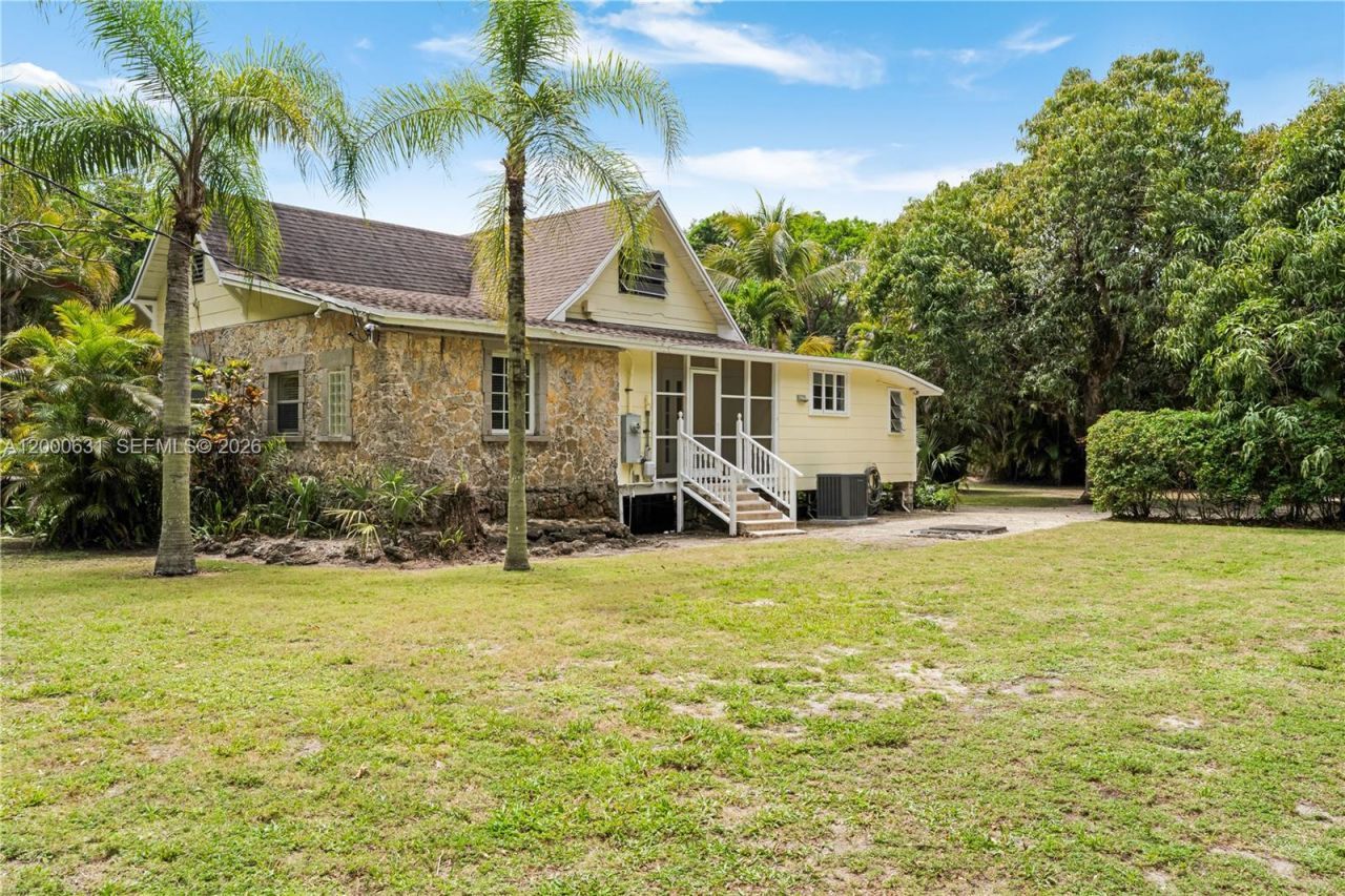 7201 SW 166th St, Palmetto Bay, FL 33157 Photo