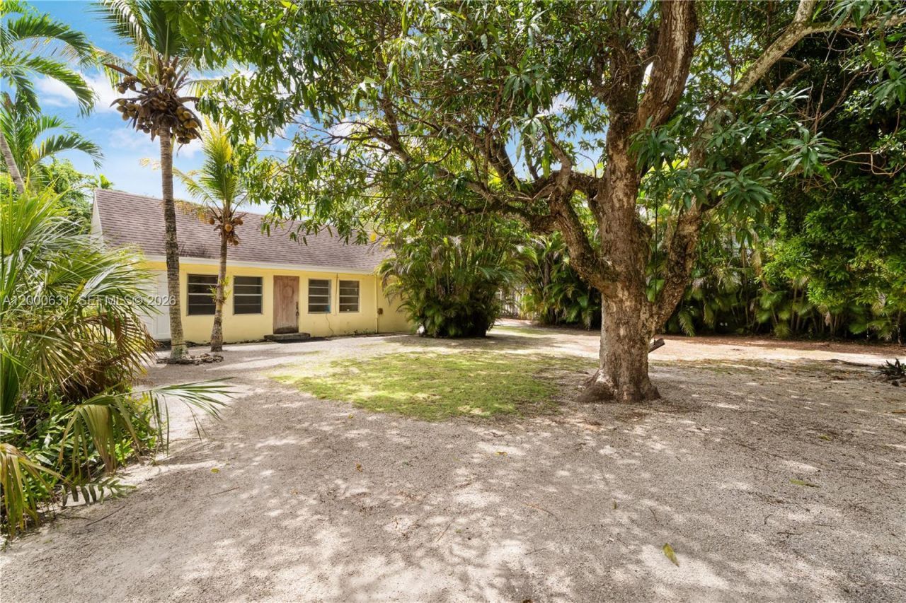 7201 SW 166th St, Palmetto Bay, FL 33157 Photo