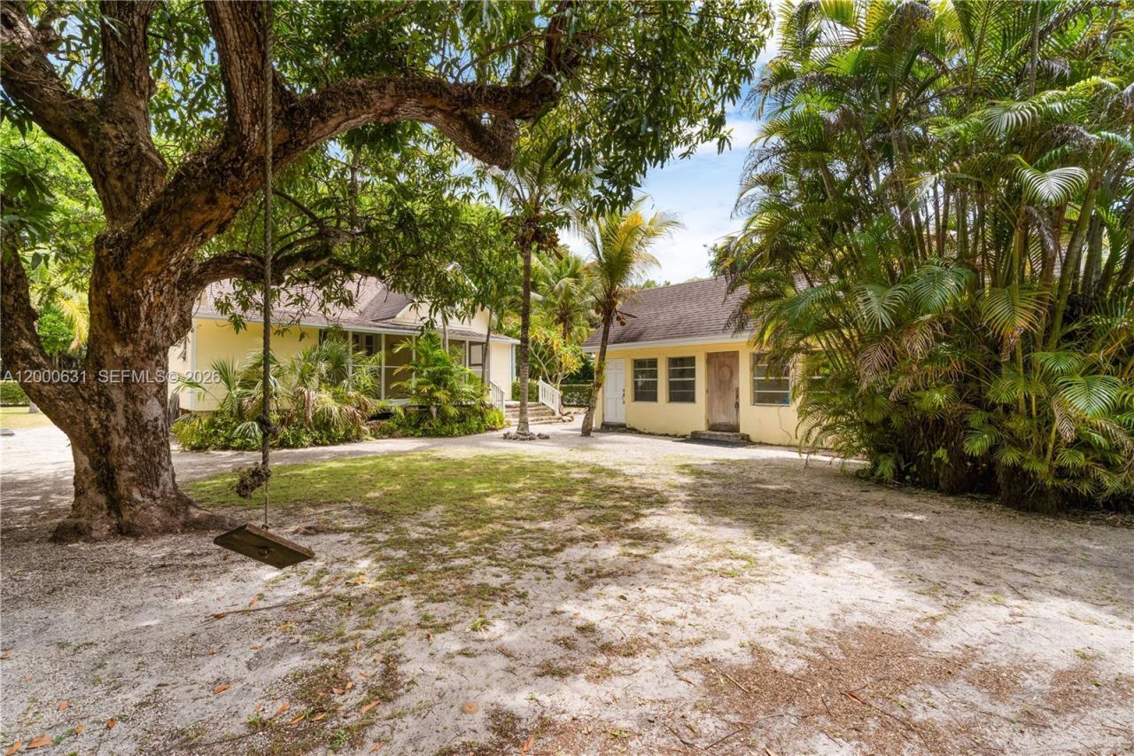 7201 SW 166th St, Palmetto Bay, FL 33157 Photo