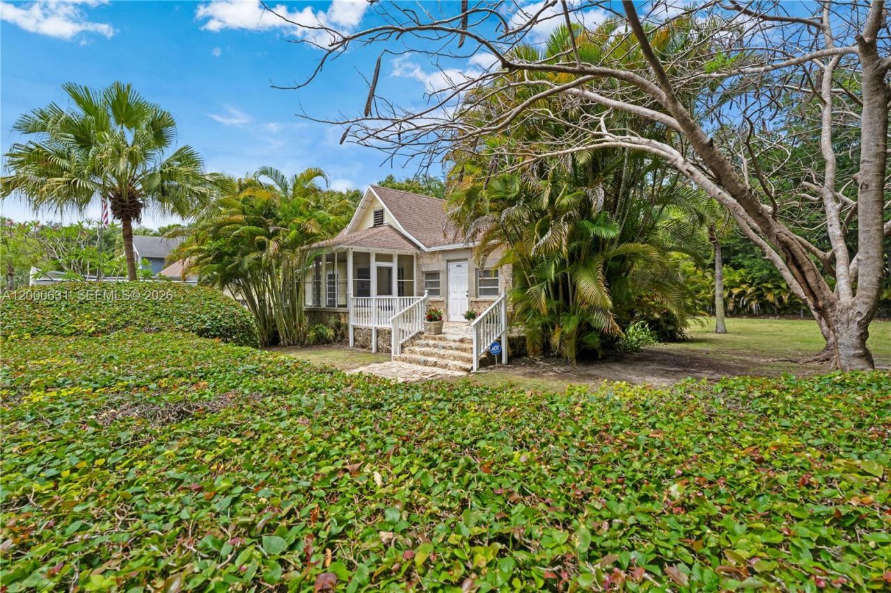 7201 SW 166th St, Palmetto Bay, FL 33157 Photo