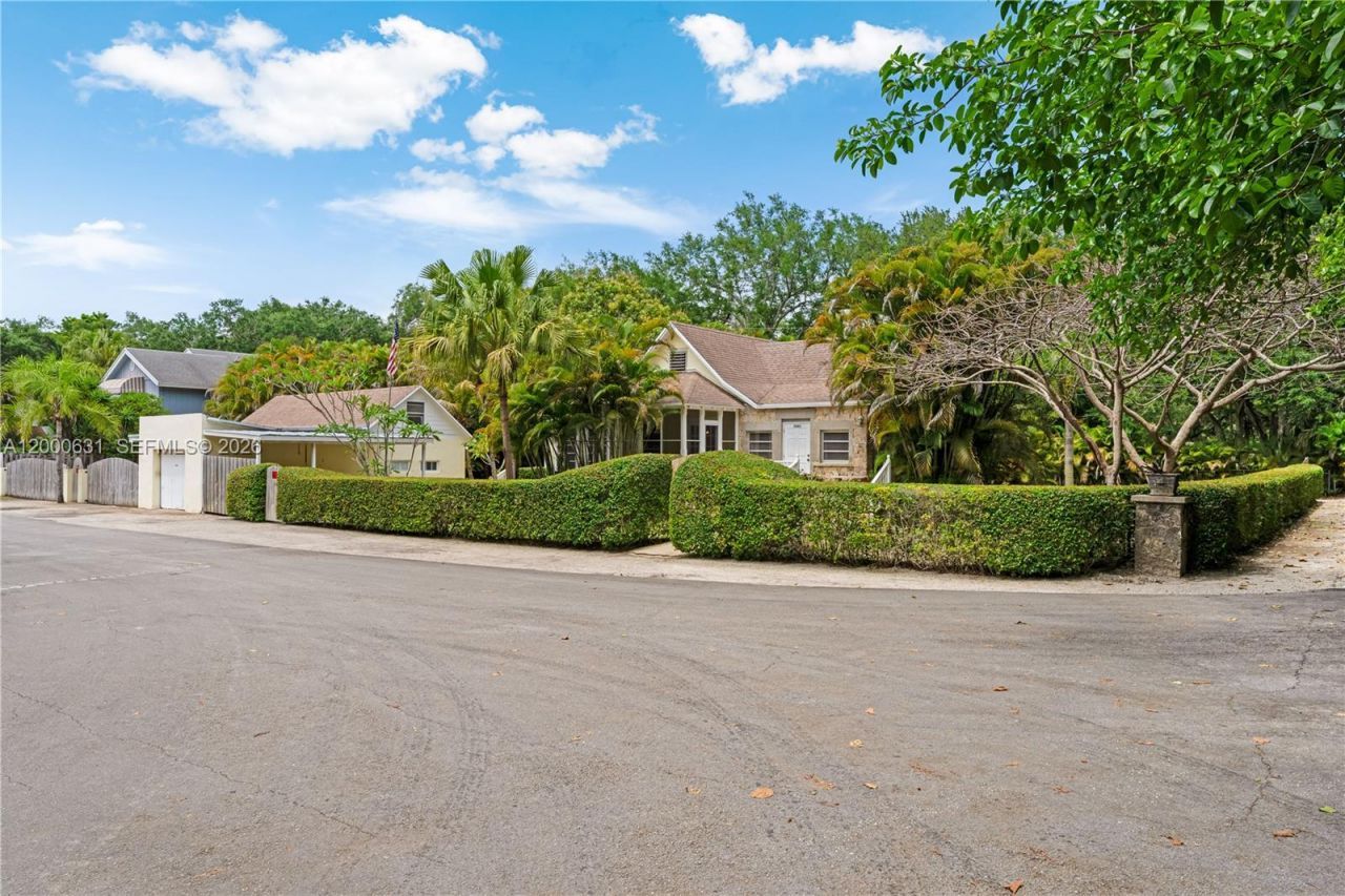 7201 SW 166th St, Palmetto Bay, FL 33157 Photo