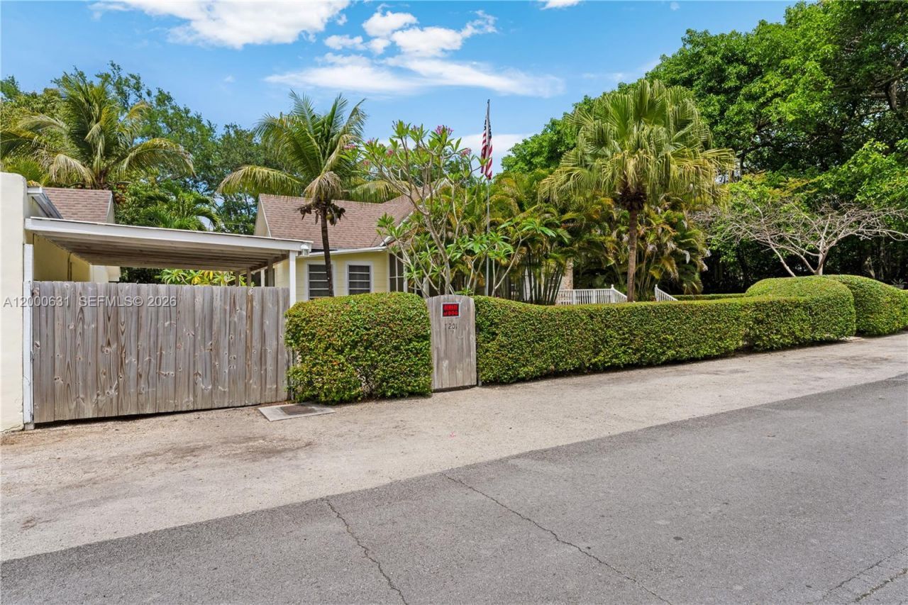 7201 SW 166th St, Palmetto Bay, FL 33157 Photo