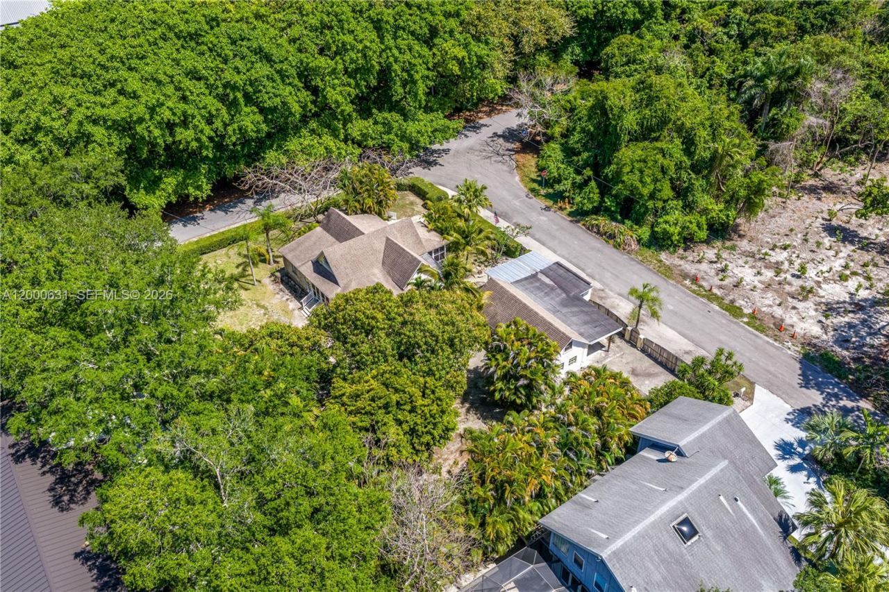 7201 SW 166th St, Palmetto Bay, FL 33157 Photo