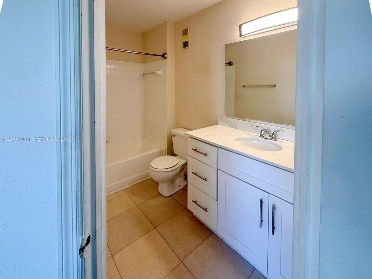 3440 N Pinewalk Dr N, Unit 518, Margate, FL 33063 Photo