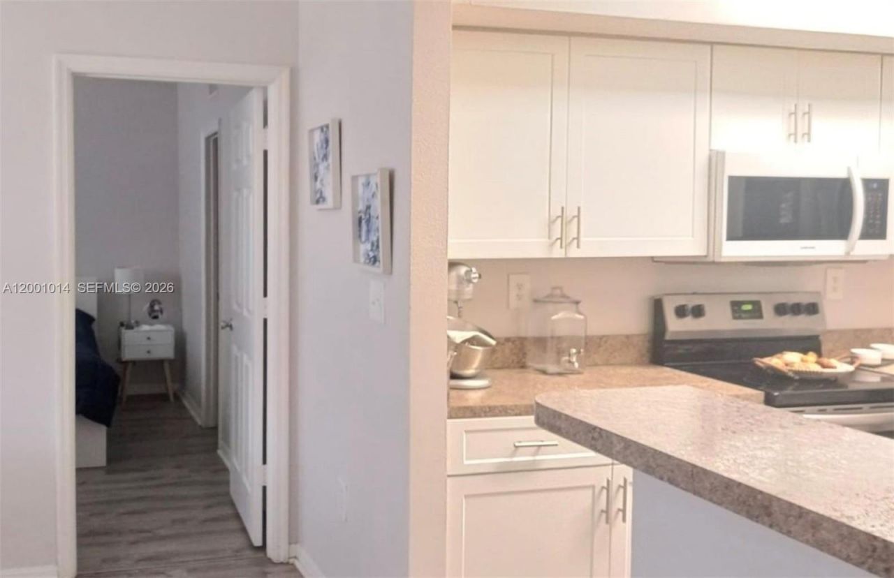 11700 SW 2nd St, Unit 13-201, Pembroke Pines, FL 33025 Photo