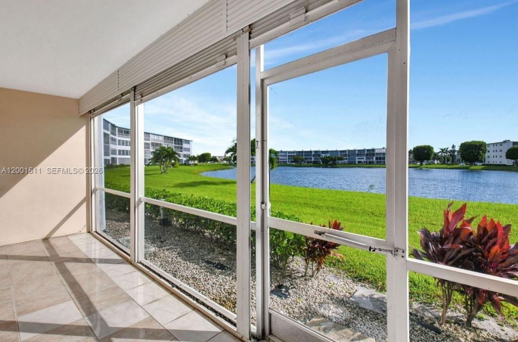 1020 Exeter B , Unit 1020, Boca Raton, FL 33434 Photo