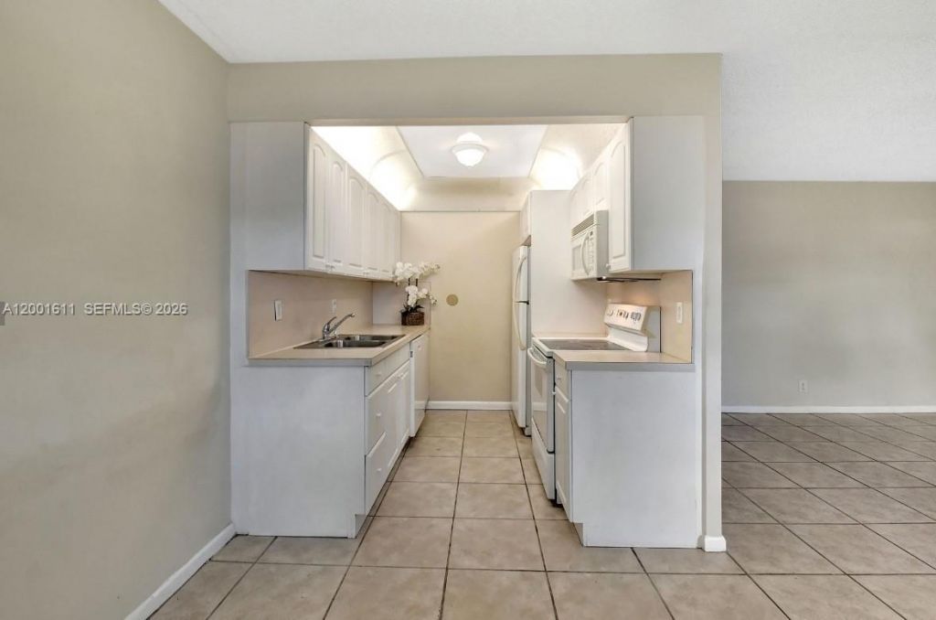 1020 Exeter B , Unit 1020, Boca Raton, FL 33434 Photo