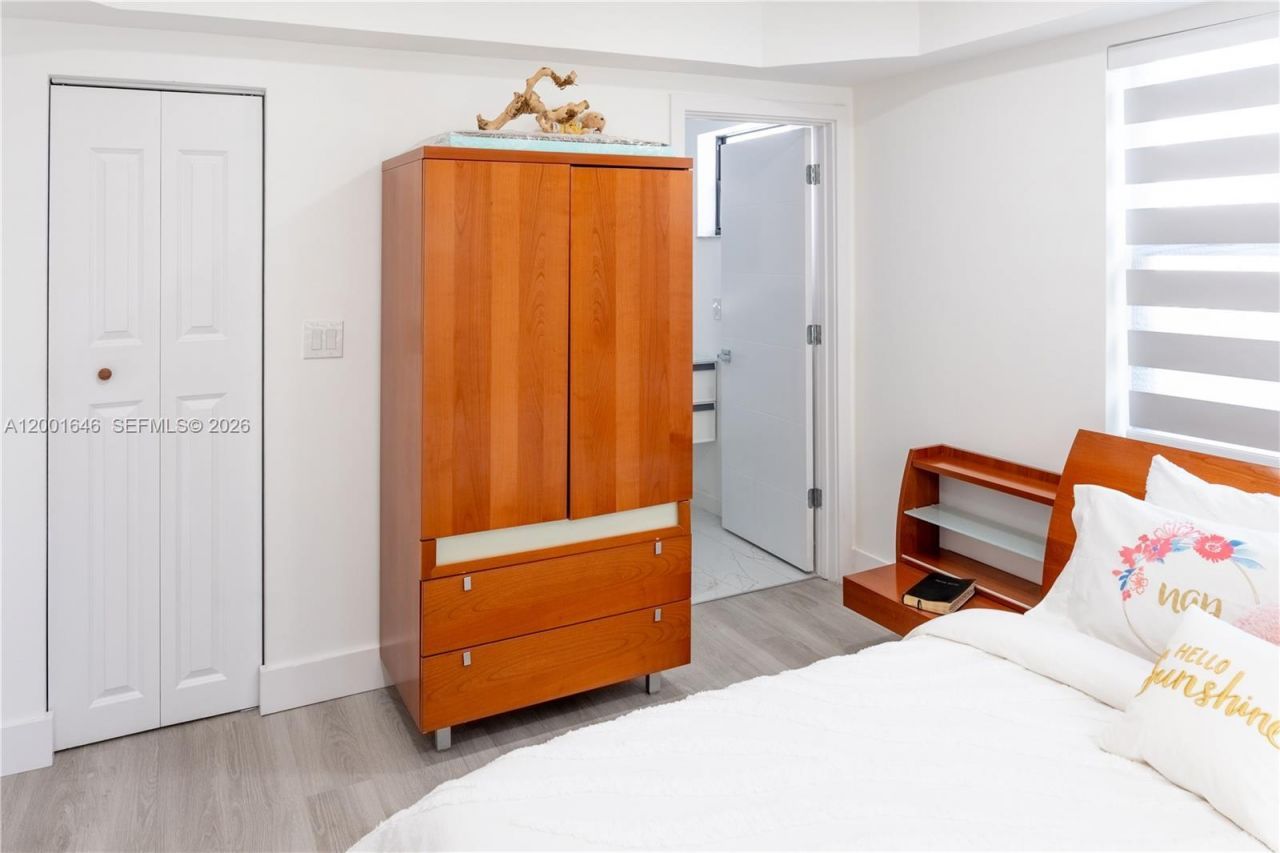 308 NW 2nd Ave, Hallandale Beach, FL 33009 Photo