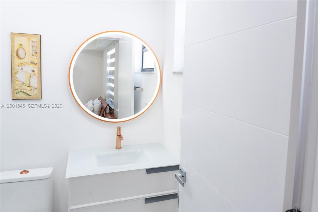 308 NW 2nd Ave, Hallandale Beach, FL 33009 Photo