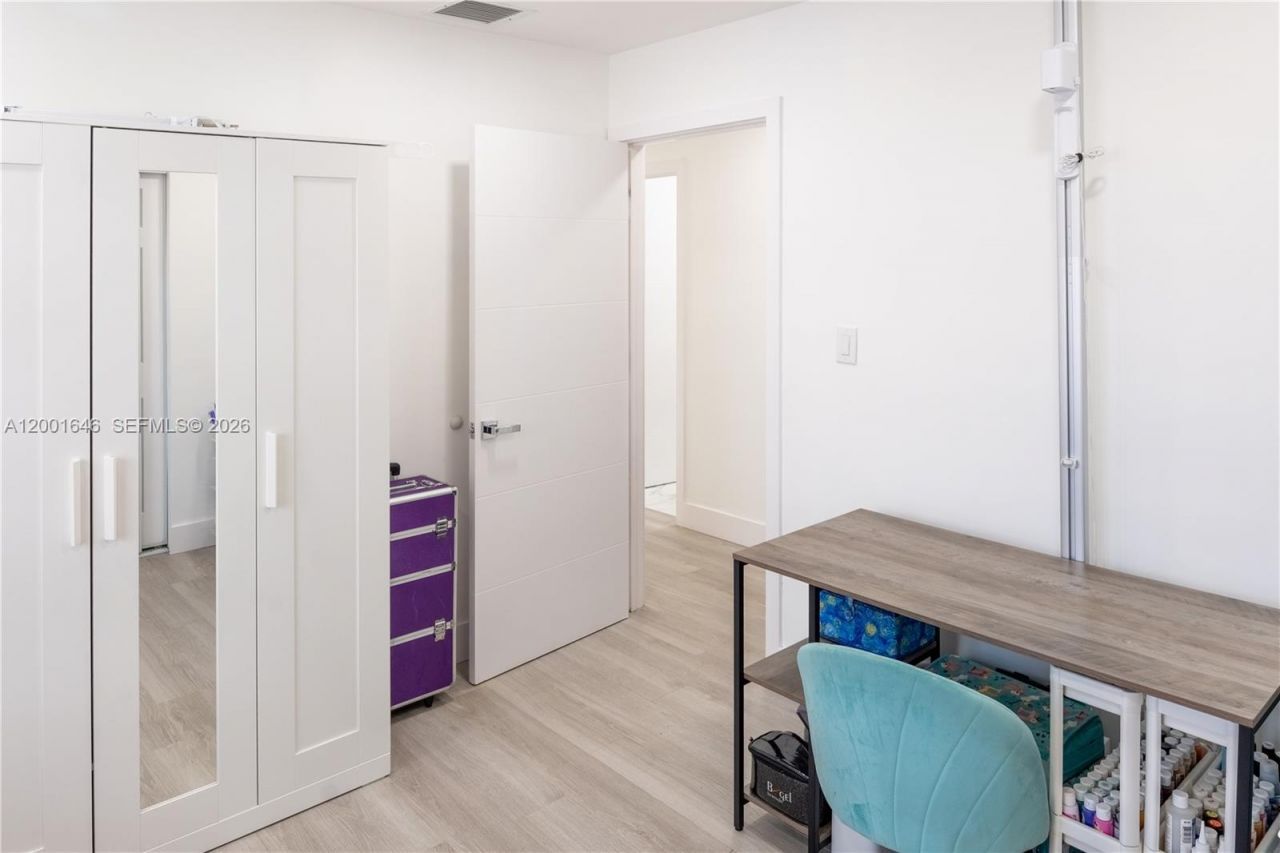 308 NW 2nd Ave, Hallandale Beach, FL 33009 Photo