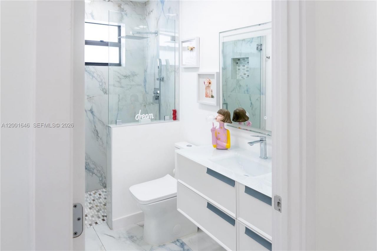 308 NW 2nd Ave, Hallandale Beach, FL 33009 Photo