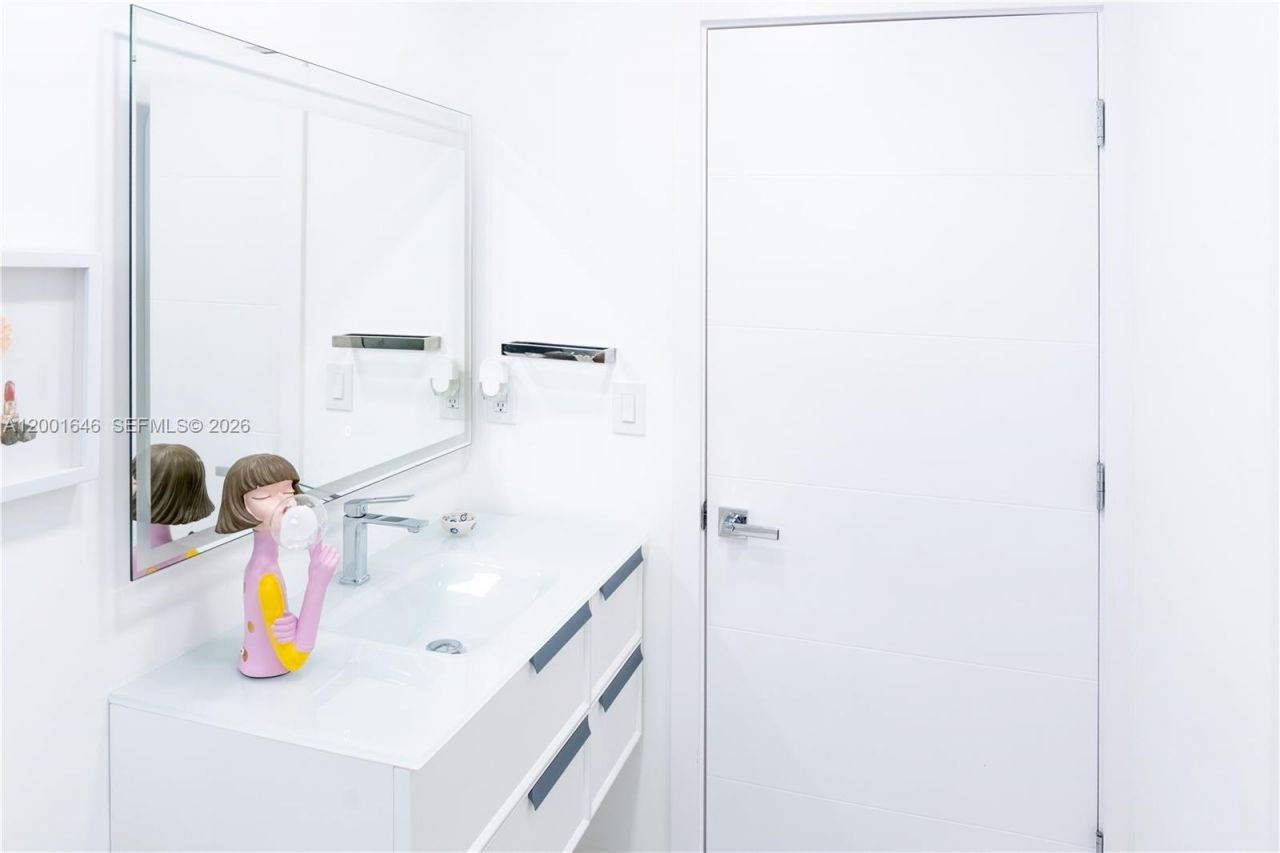 308 NW 2nd Ave, Hallandale Beach, FL 33009 Photo