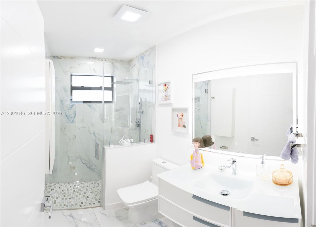 308 NW 2nd Ave, Hallandale Beach, FL 33009 Photo