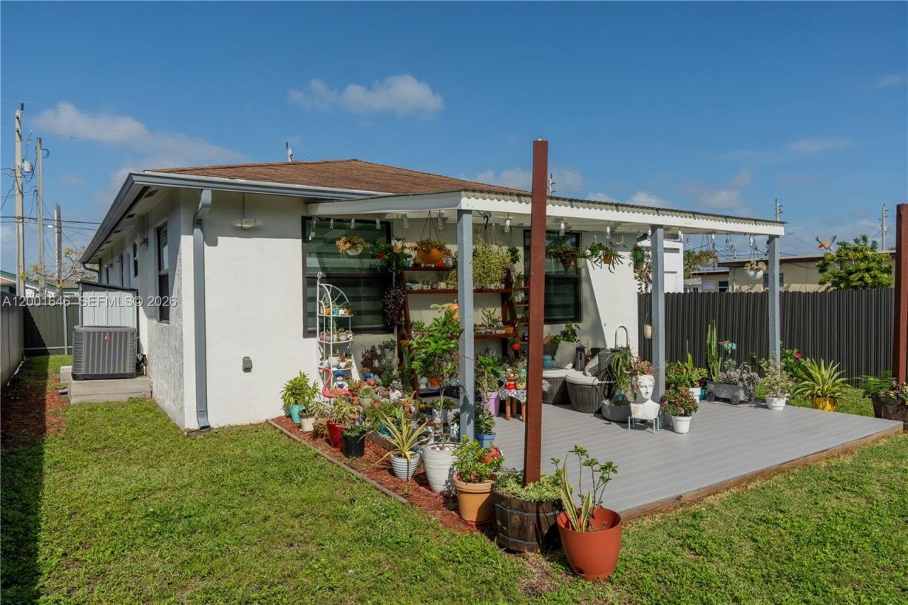 308 NW 2nd Ave, Hallandale Beach, FL 33009 Photo