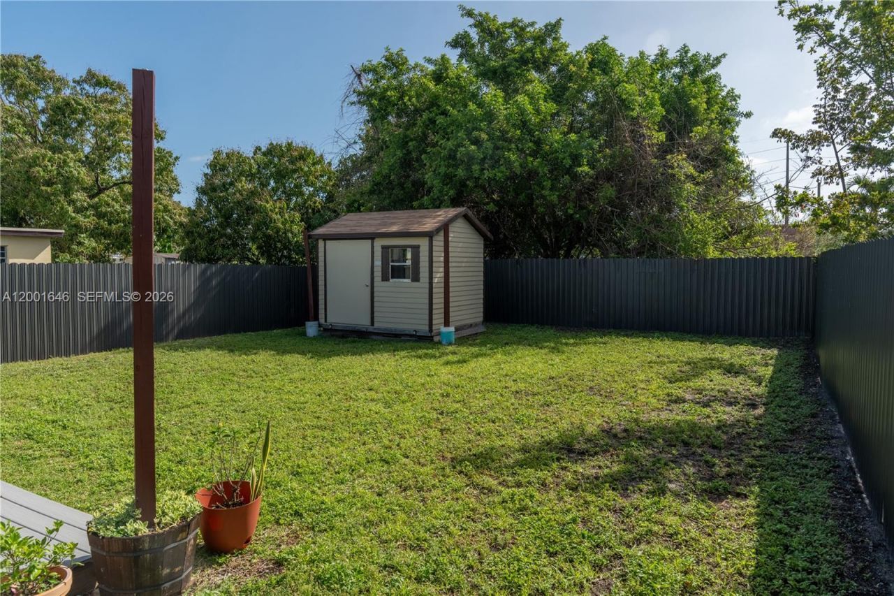 308 NW 2nd Ave, Hallandale Beach, FL 33009 Photo