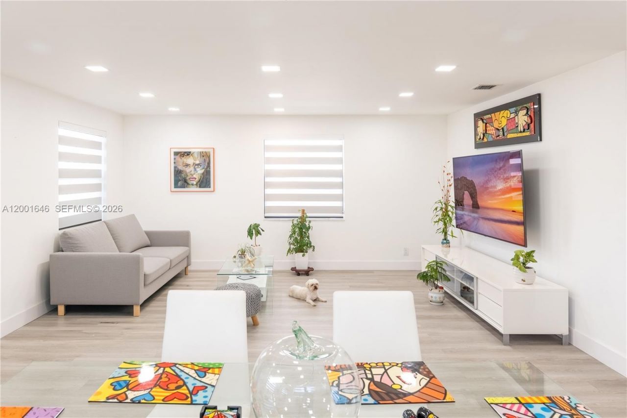 308 NW 2nd Ave, Hallandale Beach, FL 33009 Photo