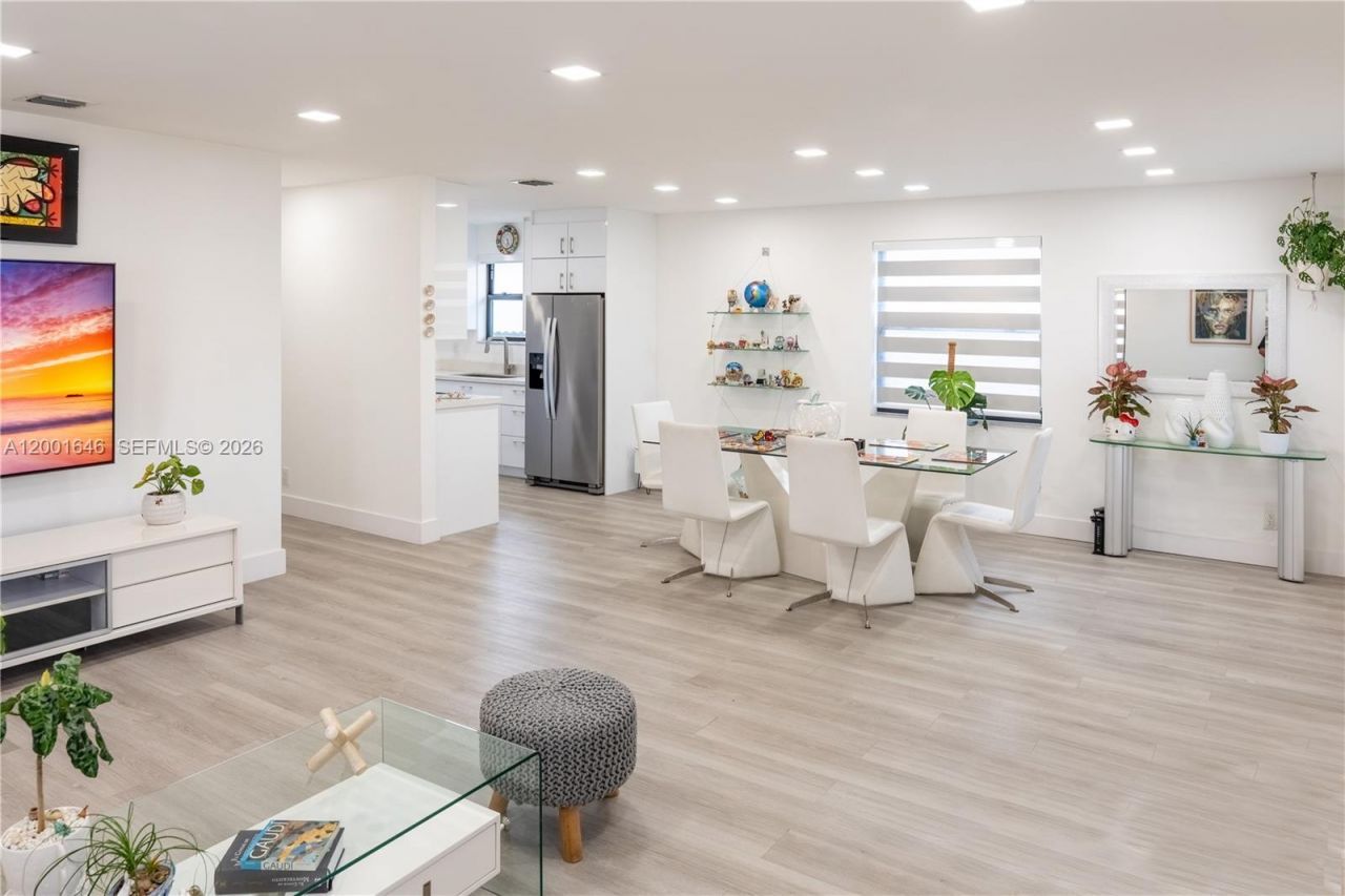 308 NW 2nd Ave, Hallandale Beach, FL 33009 Photo