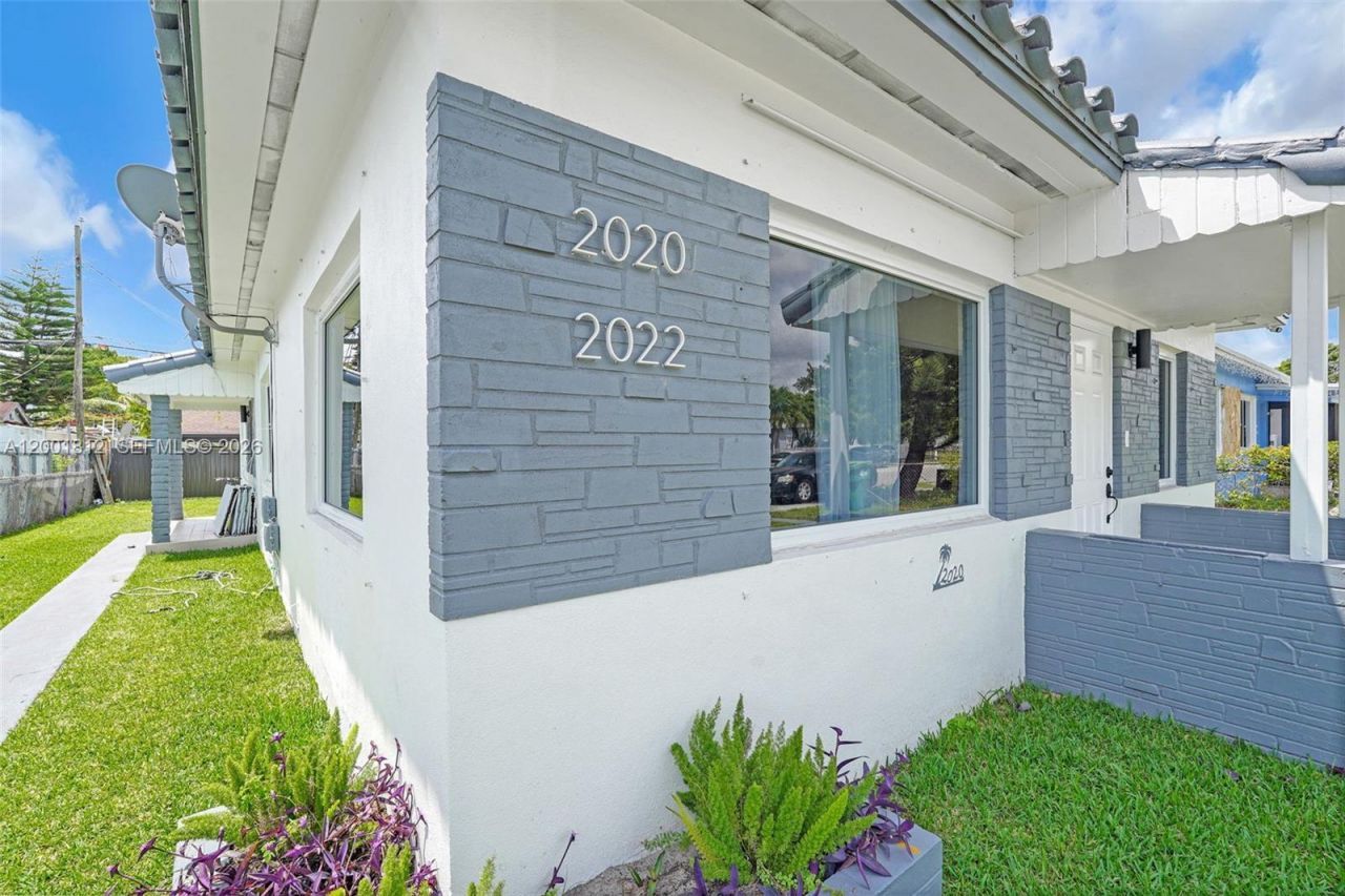 2020 NW 51st St, Miami, FL 33142 Photo