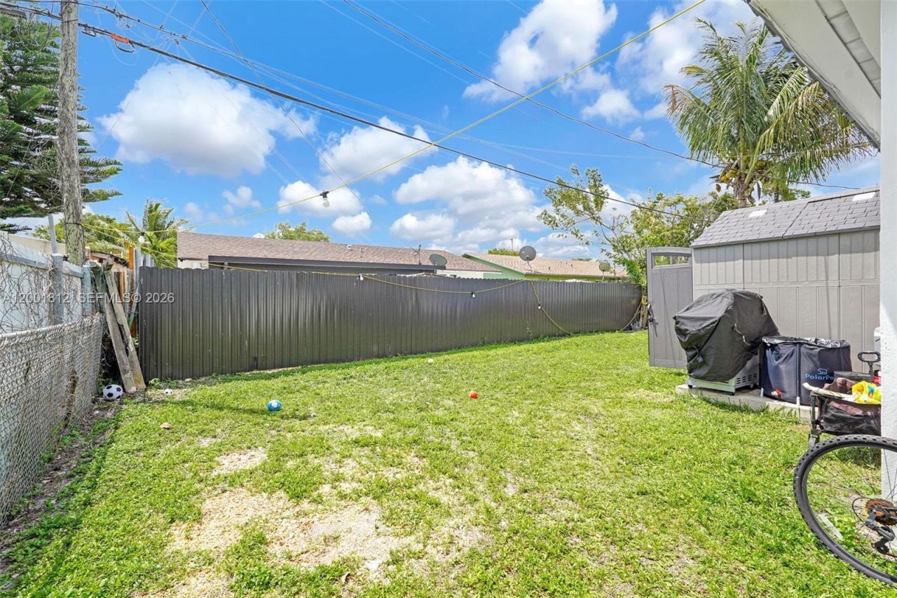 2020 NW 51st St, Miami, FL 33142 Photo