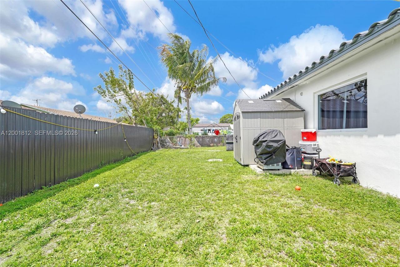 2020 NW 51st St, Miami, FL 33142 Photo