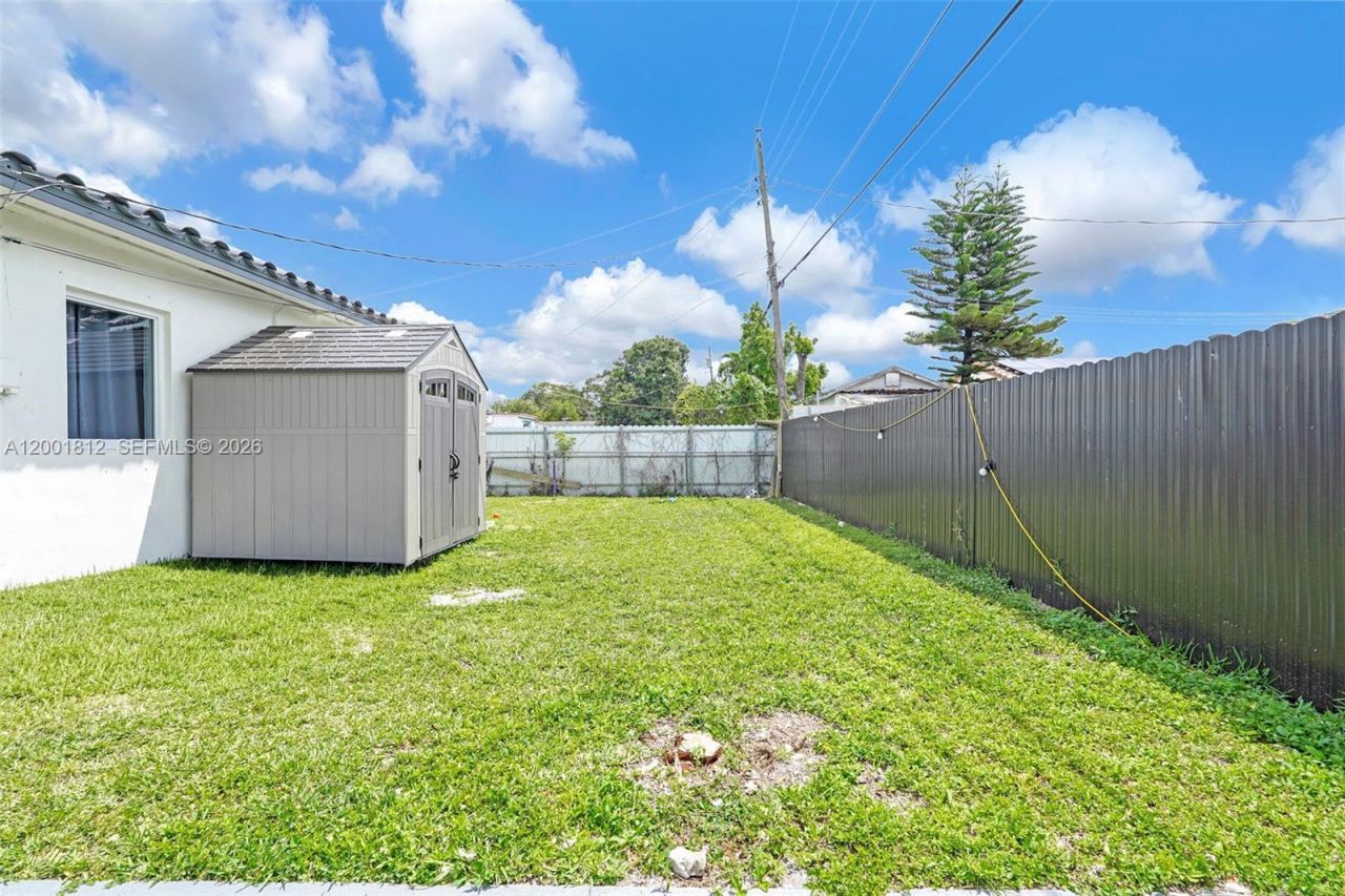 2020 NW 51st St, Miami, FL 33142 Photo