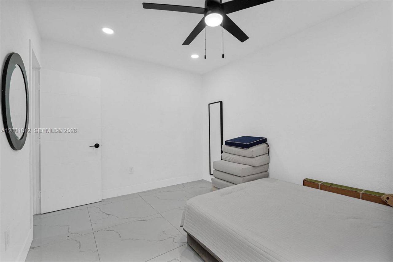 2020 NW 51st St, Miami, FL 33142 Photo