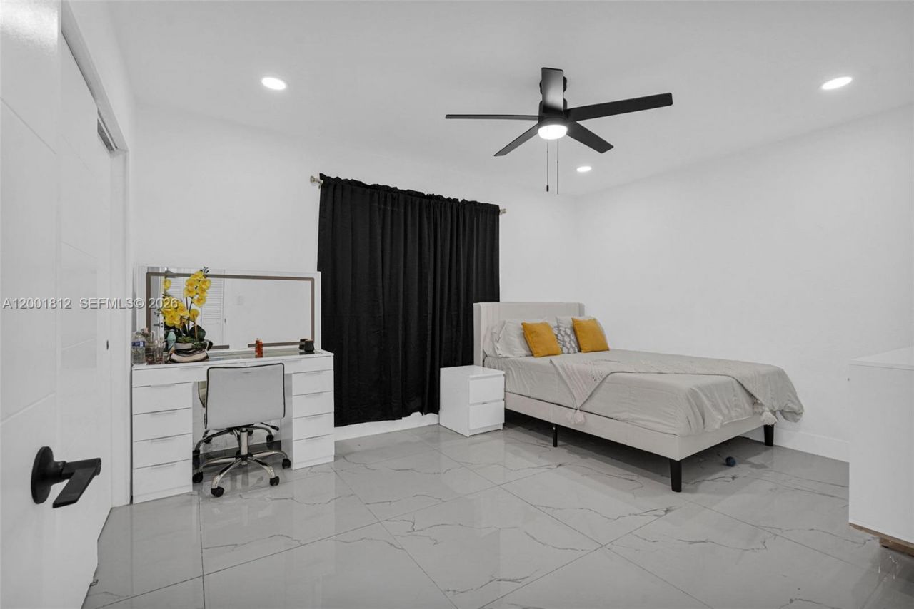 2020 NW 51st St, Miami, FL 33142 Photo