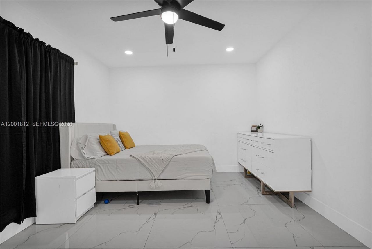 2020 NW 51st St, Miami, FL 33142 Photo