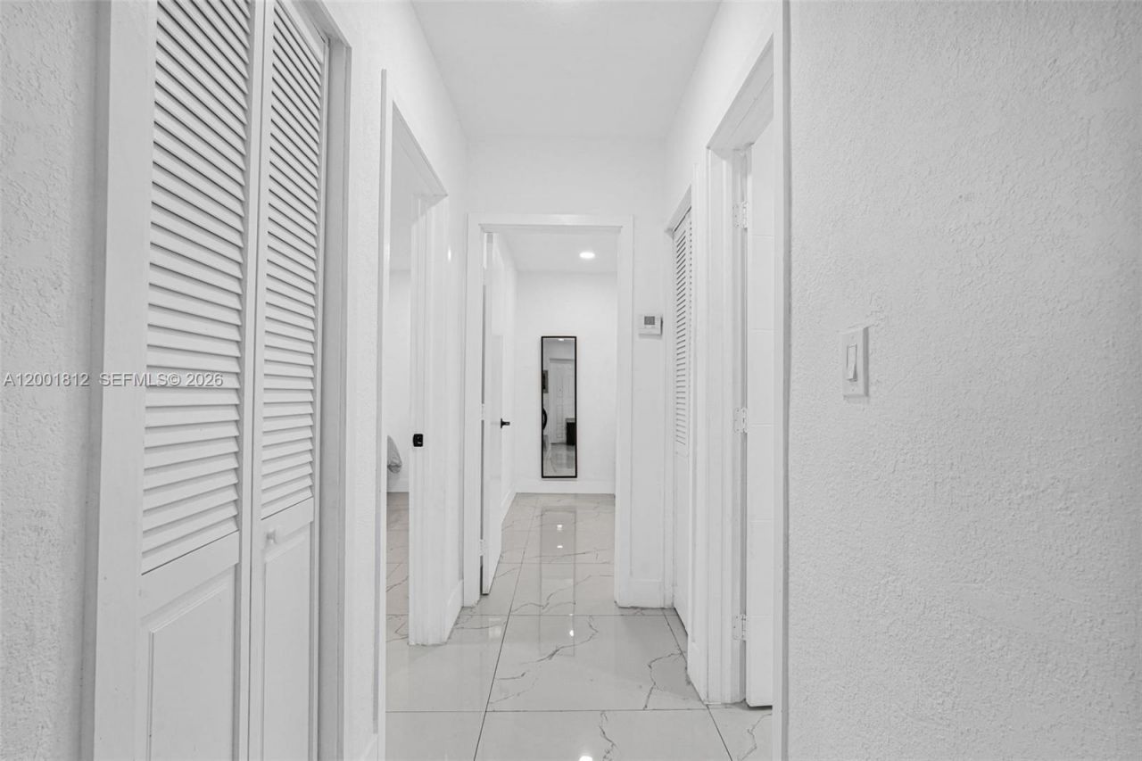 2020 NW 51st St, Miami, FL 33142 Photo