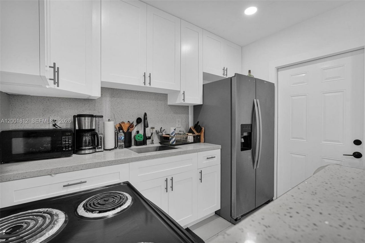 2020 NW 51st St, Miami, FL 33142 Photo