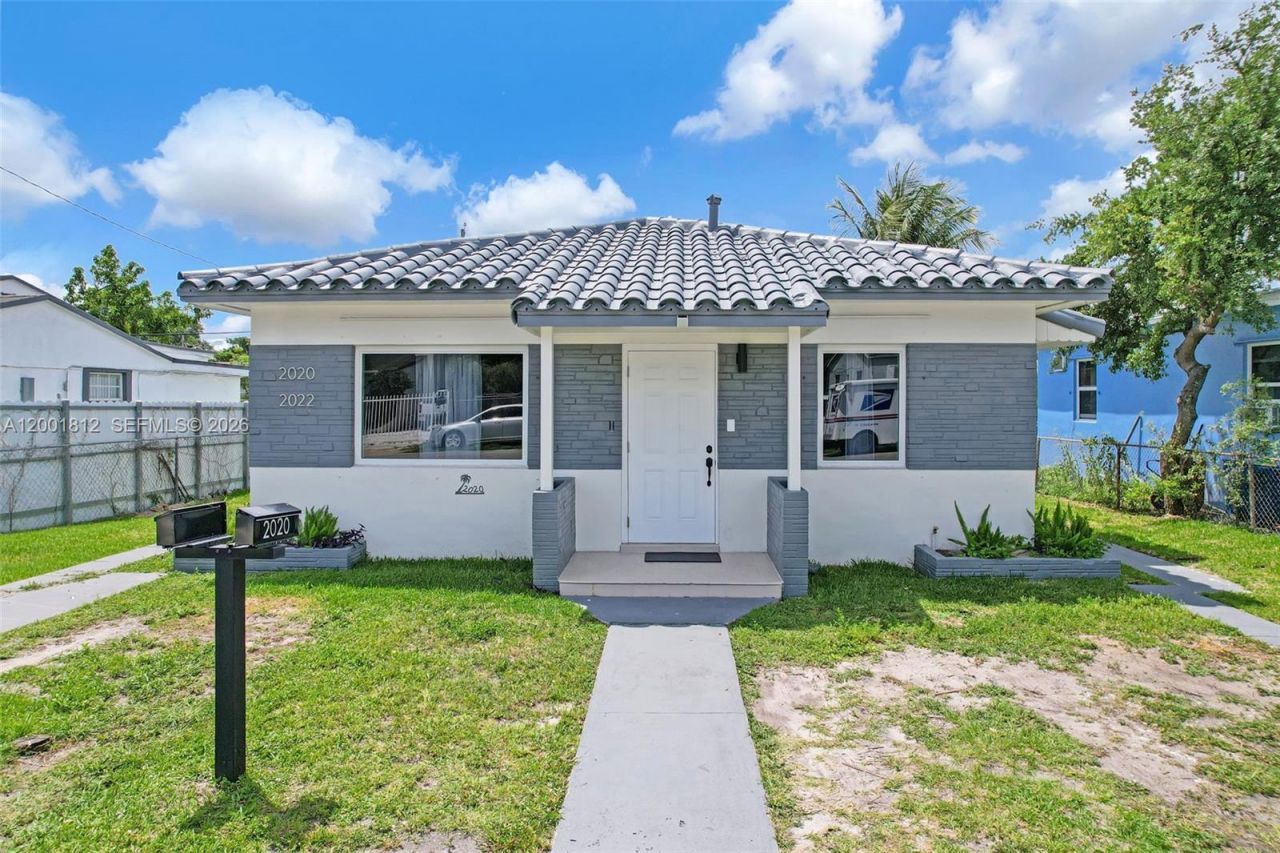 2020 NW 51st St, Miami, FL 33142 Photo