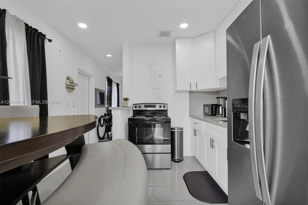 2020 NW 51st St, Miami, FL 33142 Photo