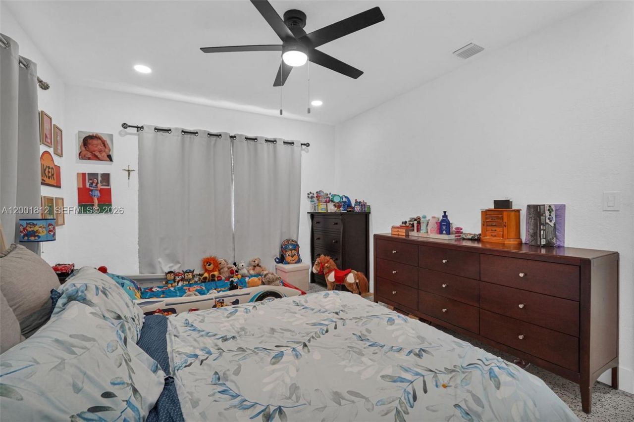 2020 NW 51st St, Miami, FL 33142 Photo