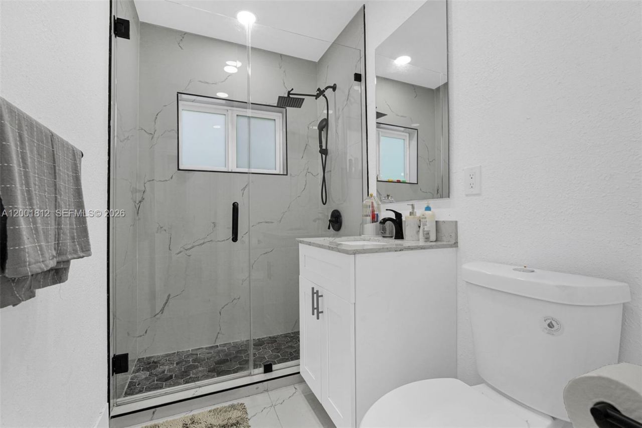 2020 NW 51st St, Miami, FL 33142 Photo