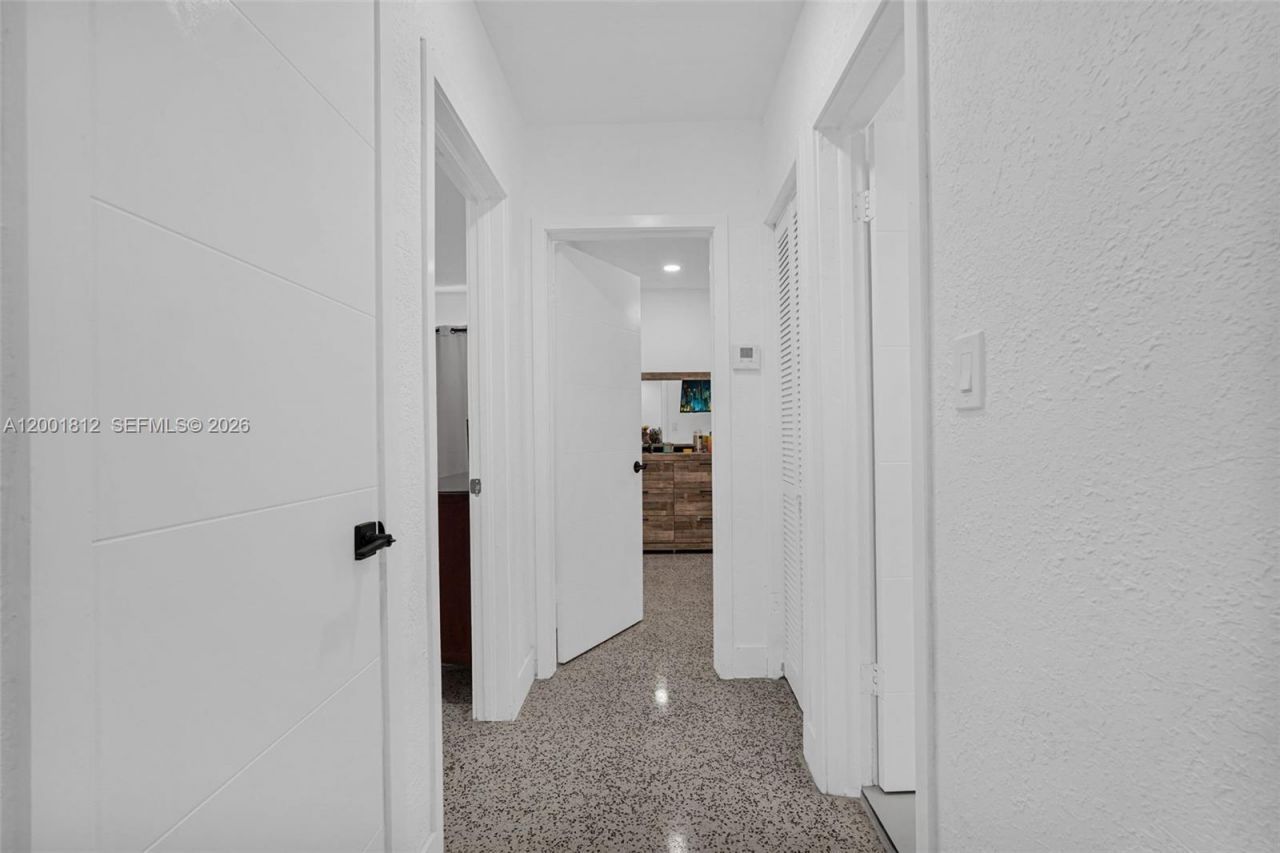 2020 NW 51st St, Miami, FL 33142 Photo