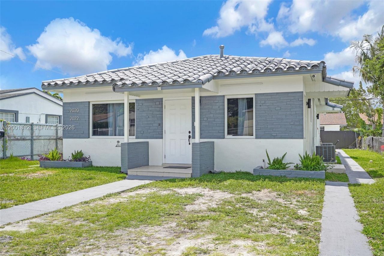 2020 NW 51st St, Miami, FL 33142 Photo