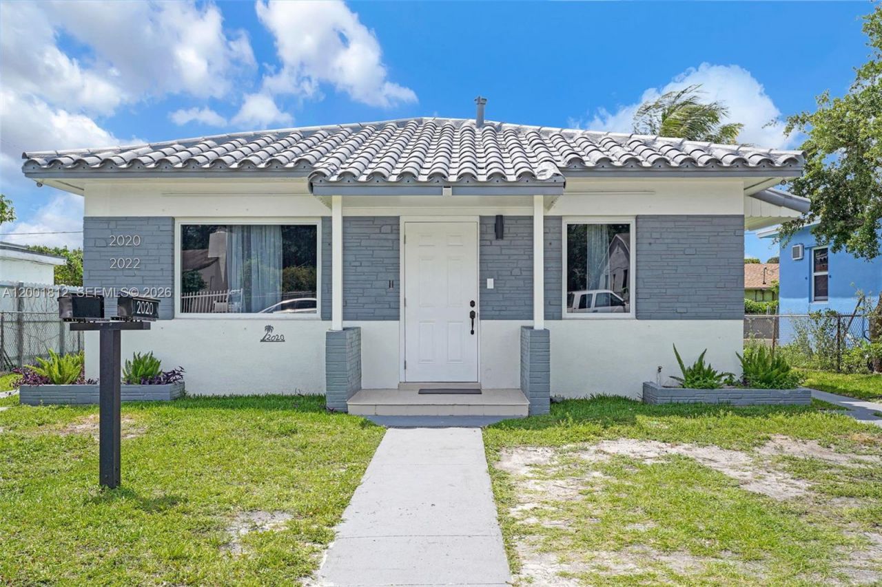 2020 NW 51st St, Miami, FL 33142 Photo