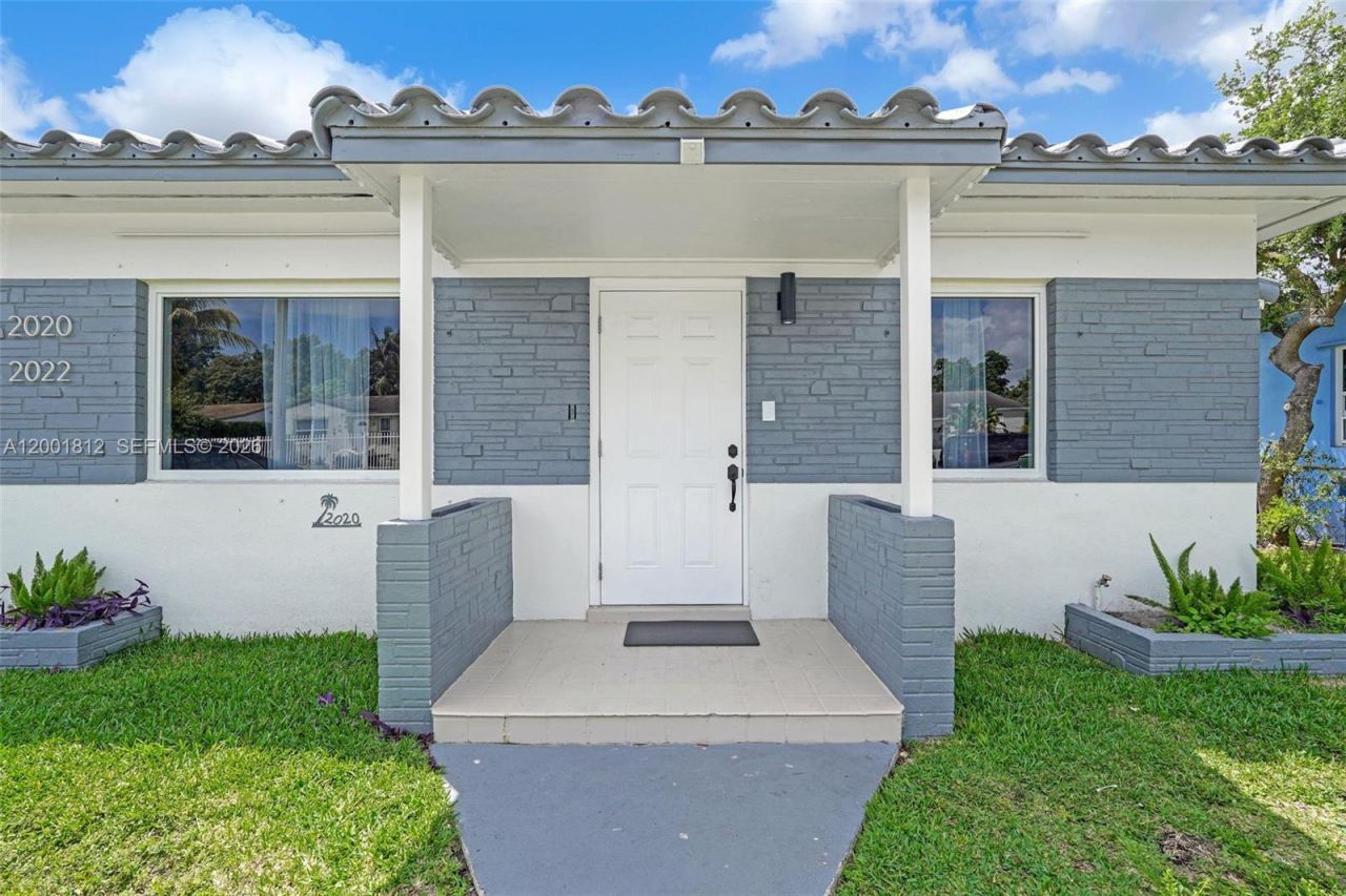 2020 NW 51st St, Miami, FL 33142 Photo