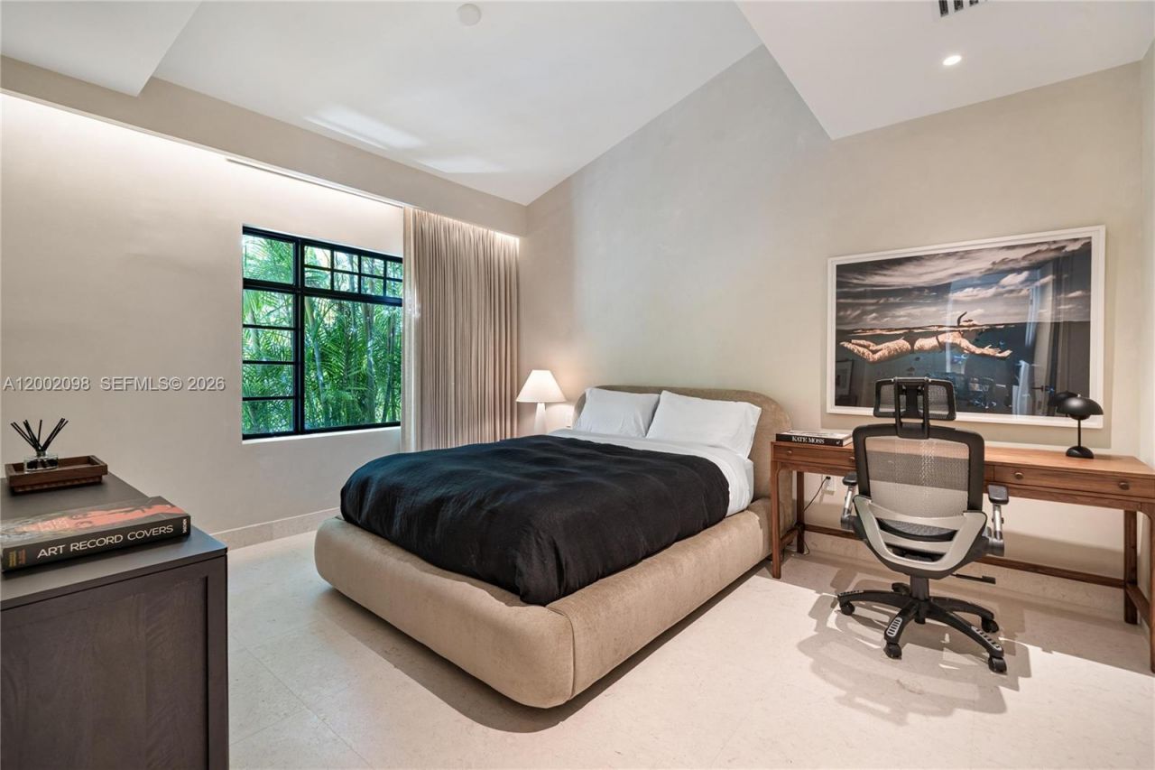 1735 Michigan Ave, Miami Beach, FL 33139 Photo