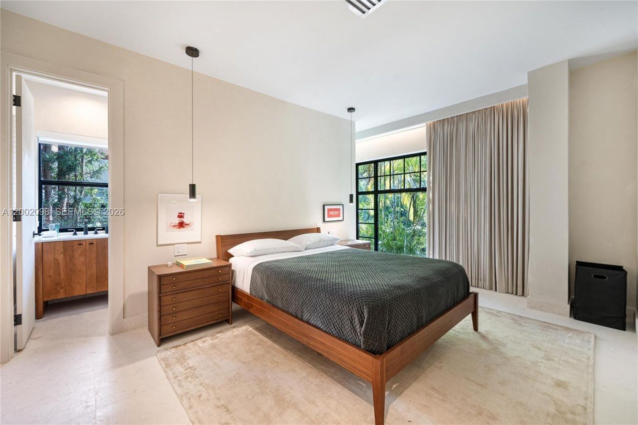 1735 Michigan Ave, Miami Beach, FL 33139 Photo