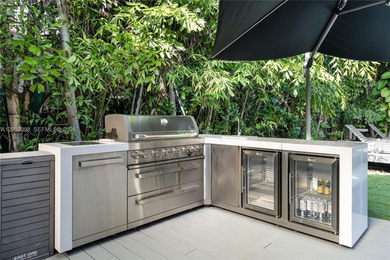 1735 Michigan Ave, Miami Beach, FL 33139 Photo