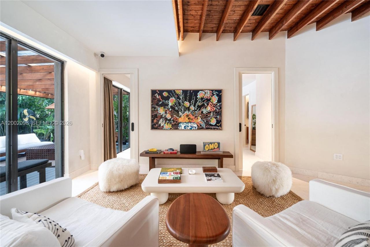 1735 Michigan Ave, Miami Beach, FL 33139 Photo