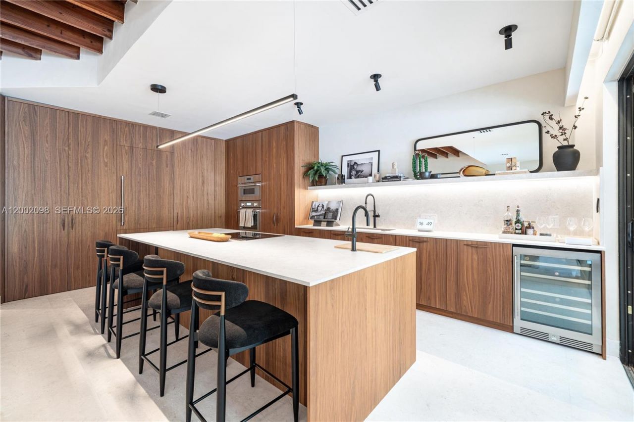 1735 Michigan Ave, Miami Beach, FL 33139 Photo