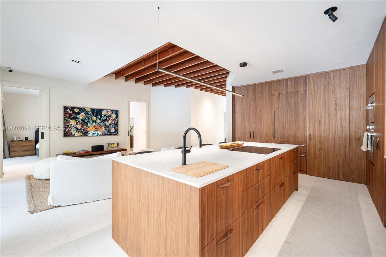 1735 Michigan Ave, Miami Beach, FL 33139 Photo