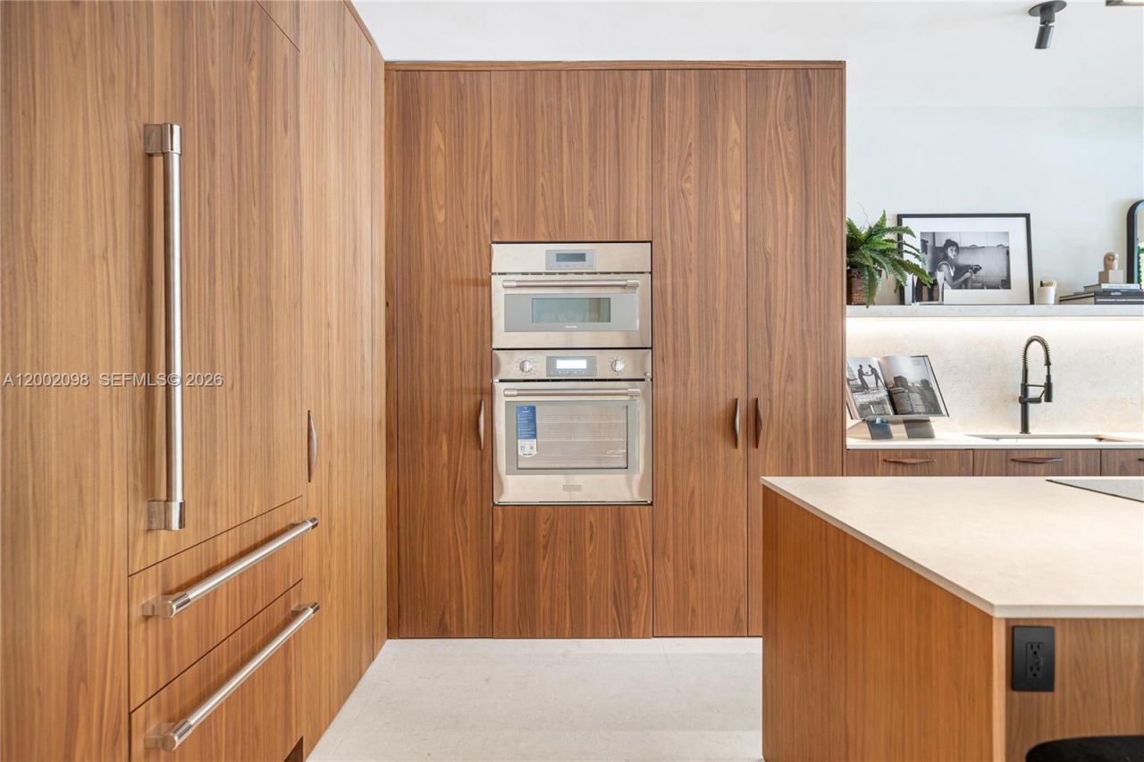 1735 Michigan Ave, Miami Beach, FL 33139 Photo