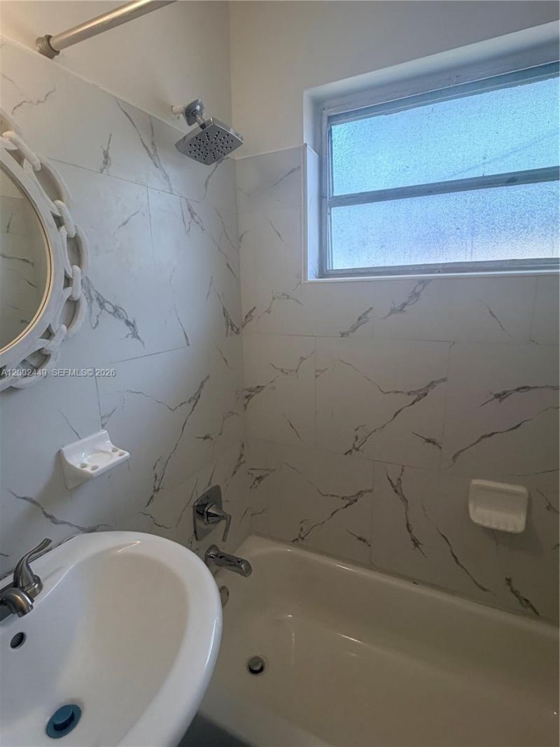 1290 NE 156th St, North Miami Beach, FL 33162 Photo