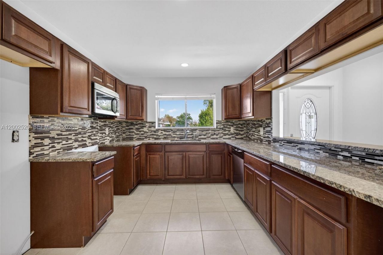 310 SW Bridgeport Dr, Port Saint Lucie, FL 34953 Photo