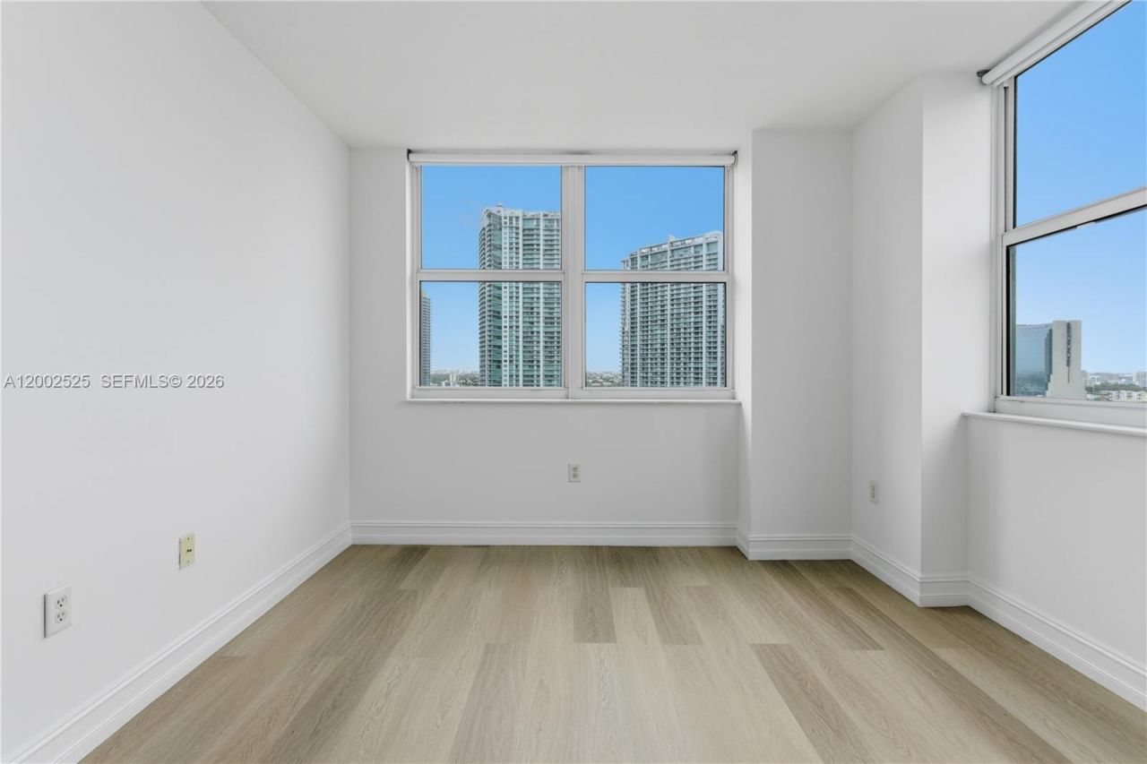 31 SE 5th St, Unit 2301, Miami, FL 33131 Photo